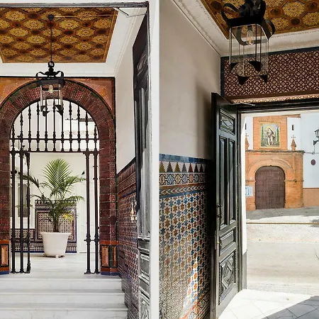 Santa Paula Pool & Luxury Sevilla