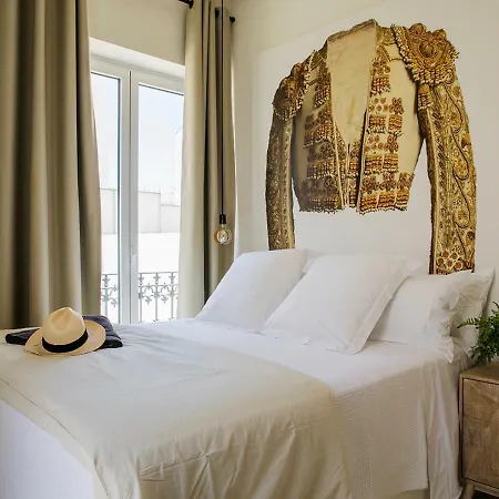 Santa Paula Pool & Luxury Apartment