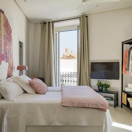 Santa Paula Pool & Luxury * Sevilla